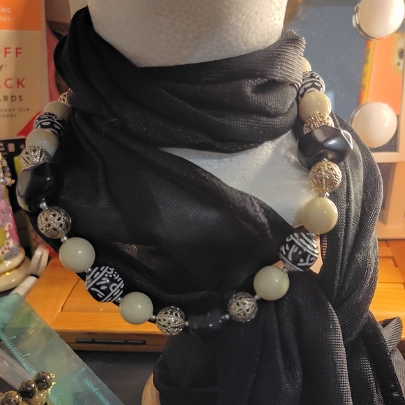 Erica Lyons Accessories - Elegant Black and Cream Beaded Necklace